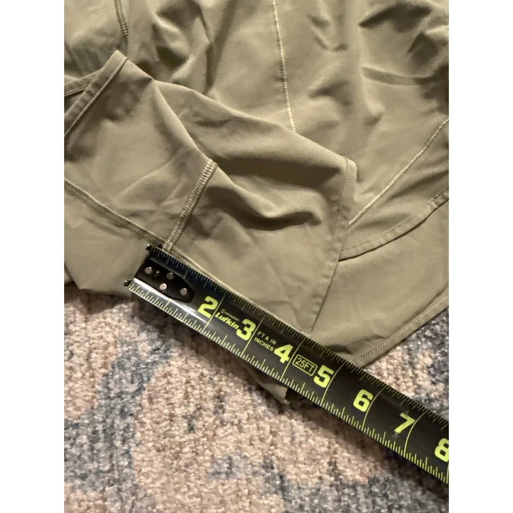 Lululemon Hotty Hot Short Size 8 TALL Excellent Condition